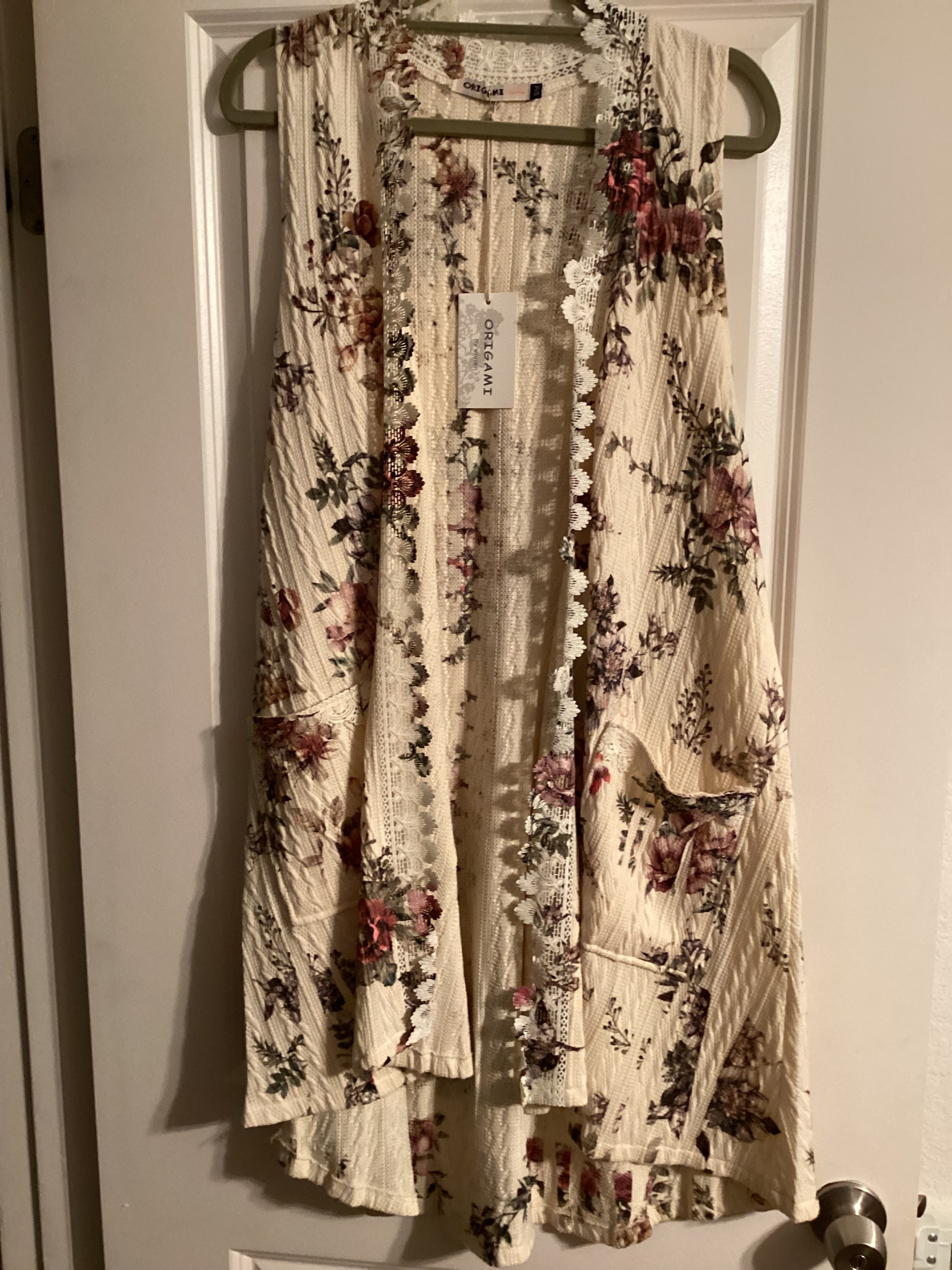 Origami floral vest with pockets