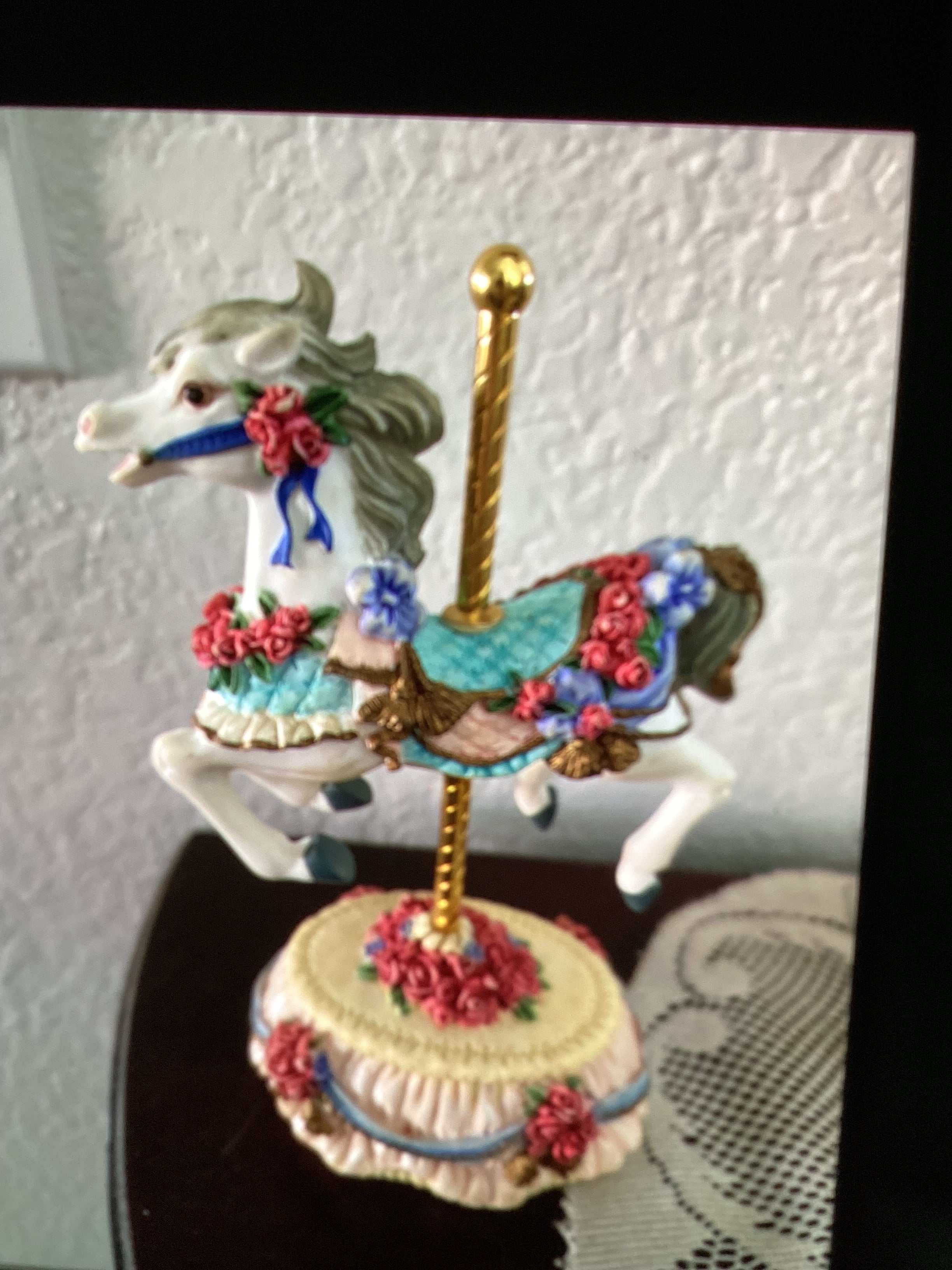 Heritage house melodies country faire collection carousel