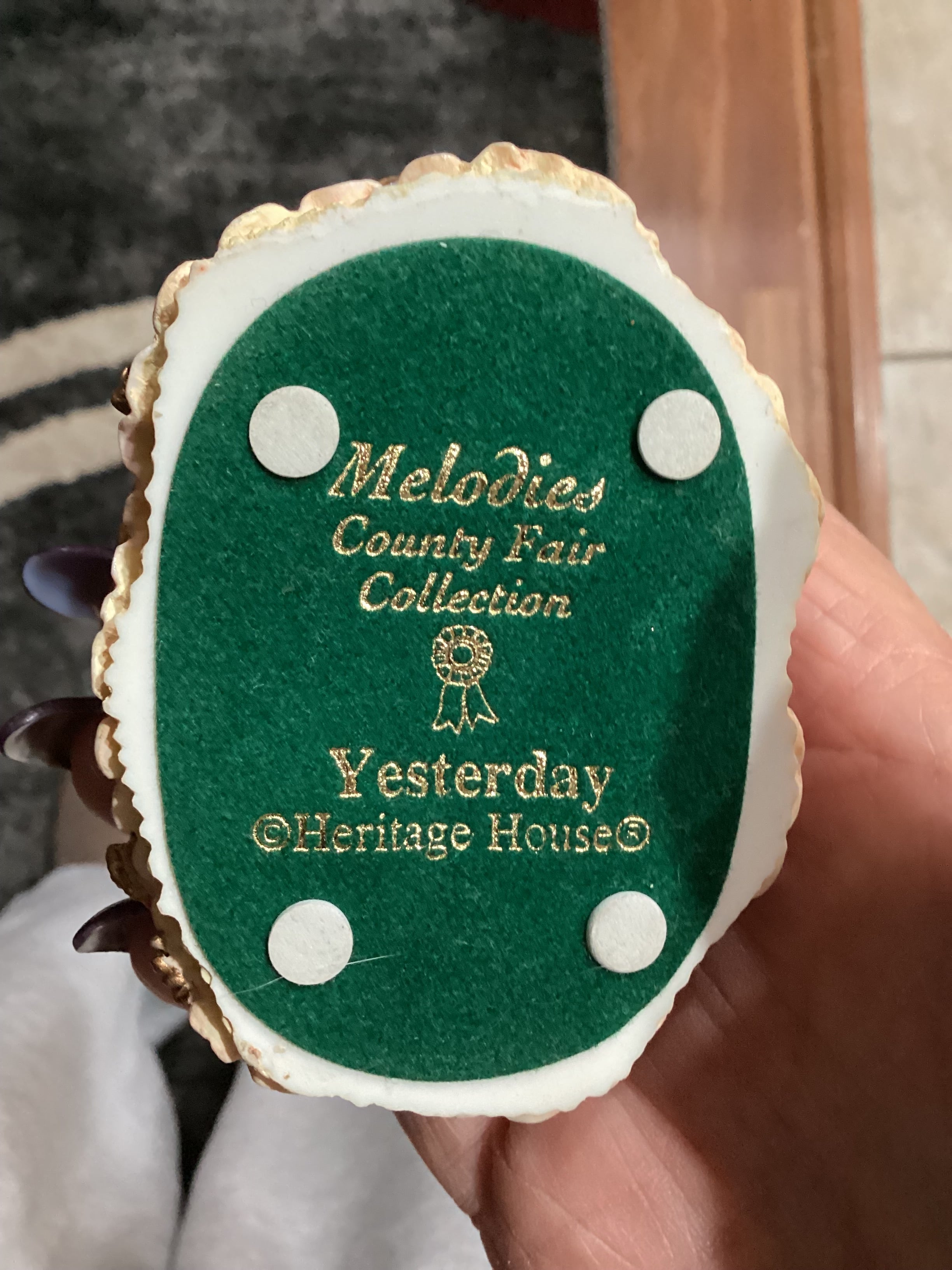 Heritage house melodies country faire collection carousel