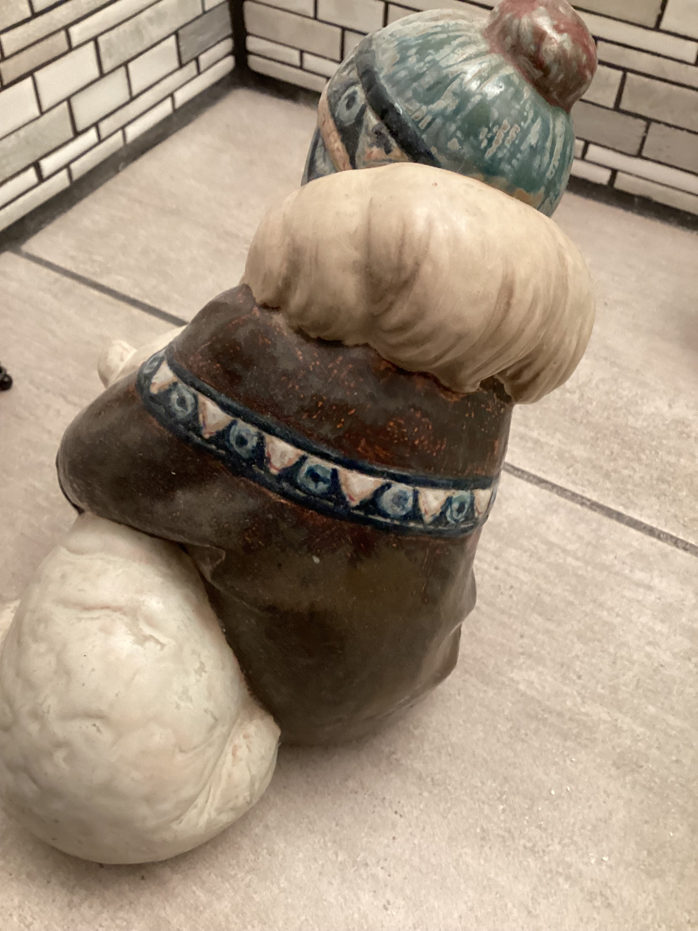 Llardo Eskimo and bear 1978 statue