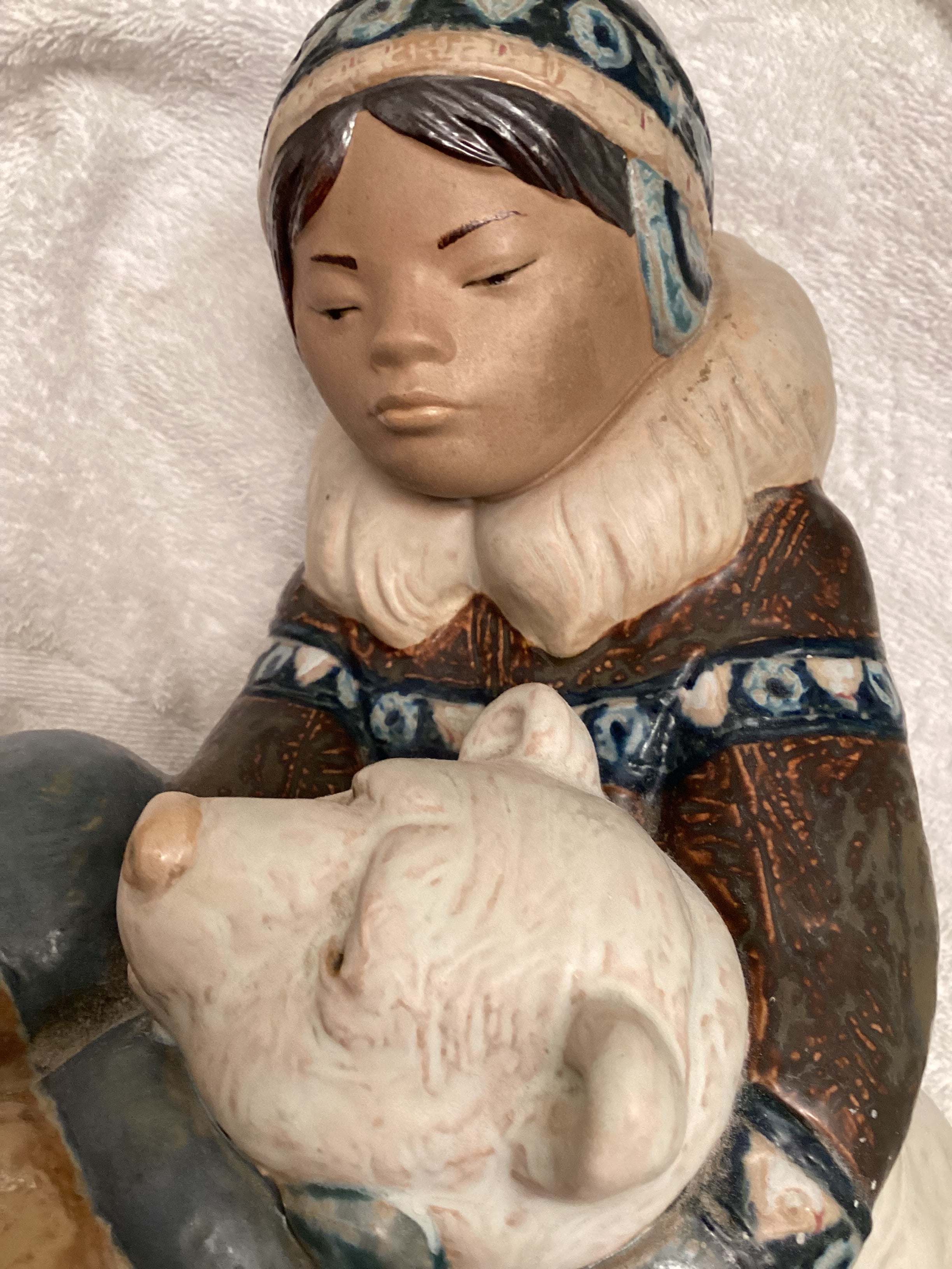 Llardo Eskimo and bear 1978 statue