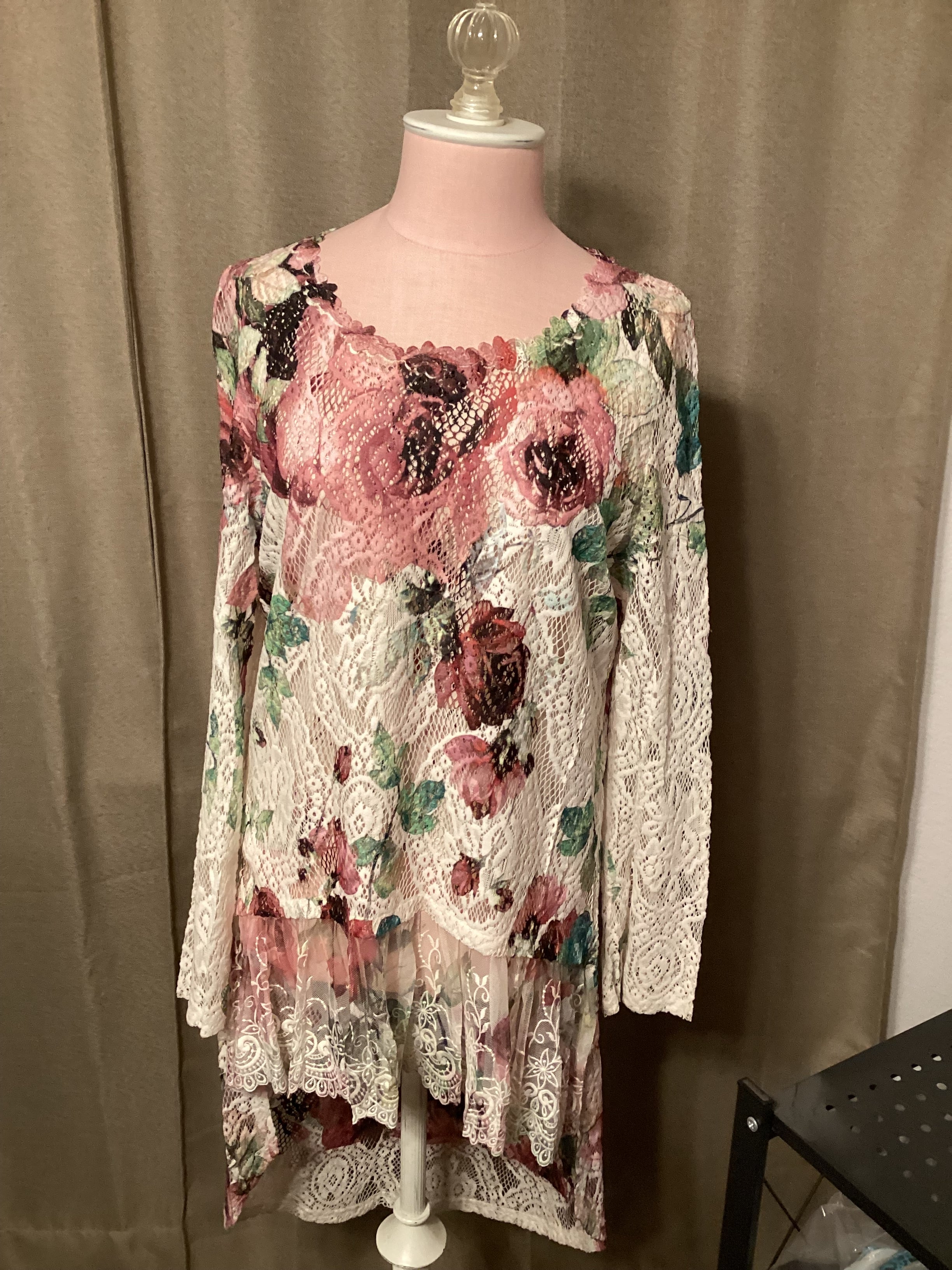 Origami floral hi-lo blouse. Size small.