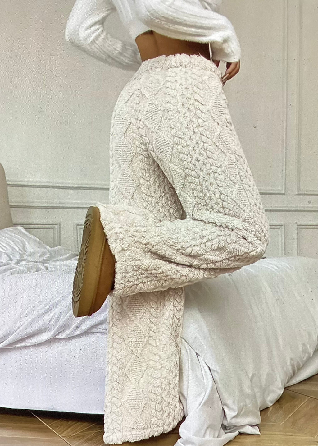 Soft comfy ivory fleece pants, great for outdoor or home wear