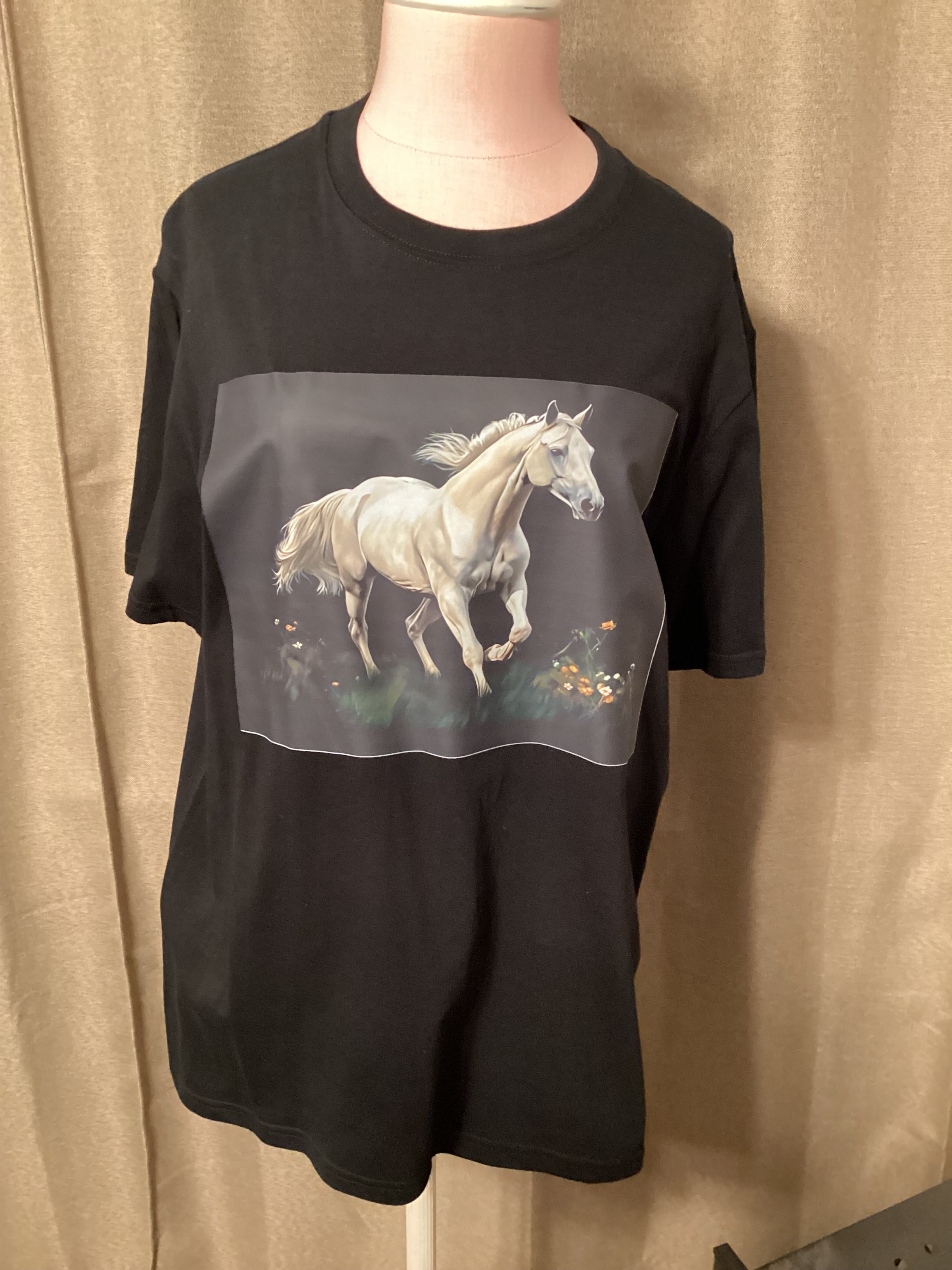 Western black t shirt with white wild horse size medium