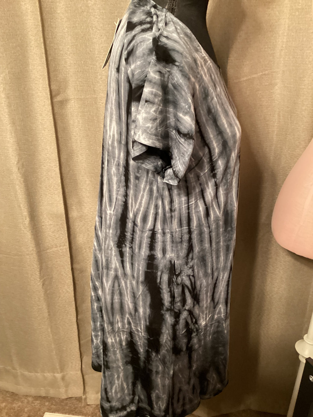 Yak & Yeti Tie Dye Short Sleeve Dress with Pockets sizes S,M,L
