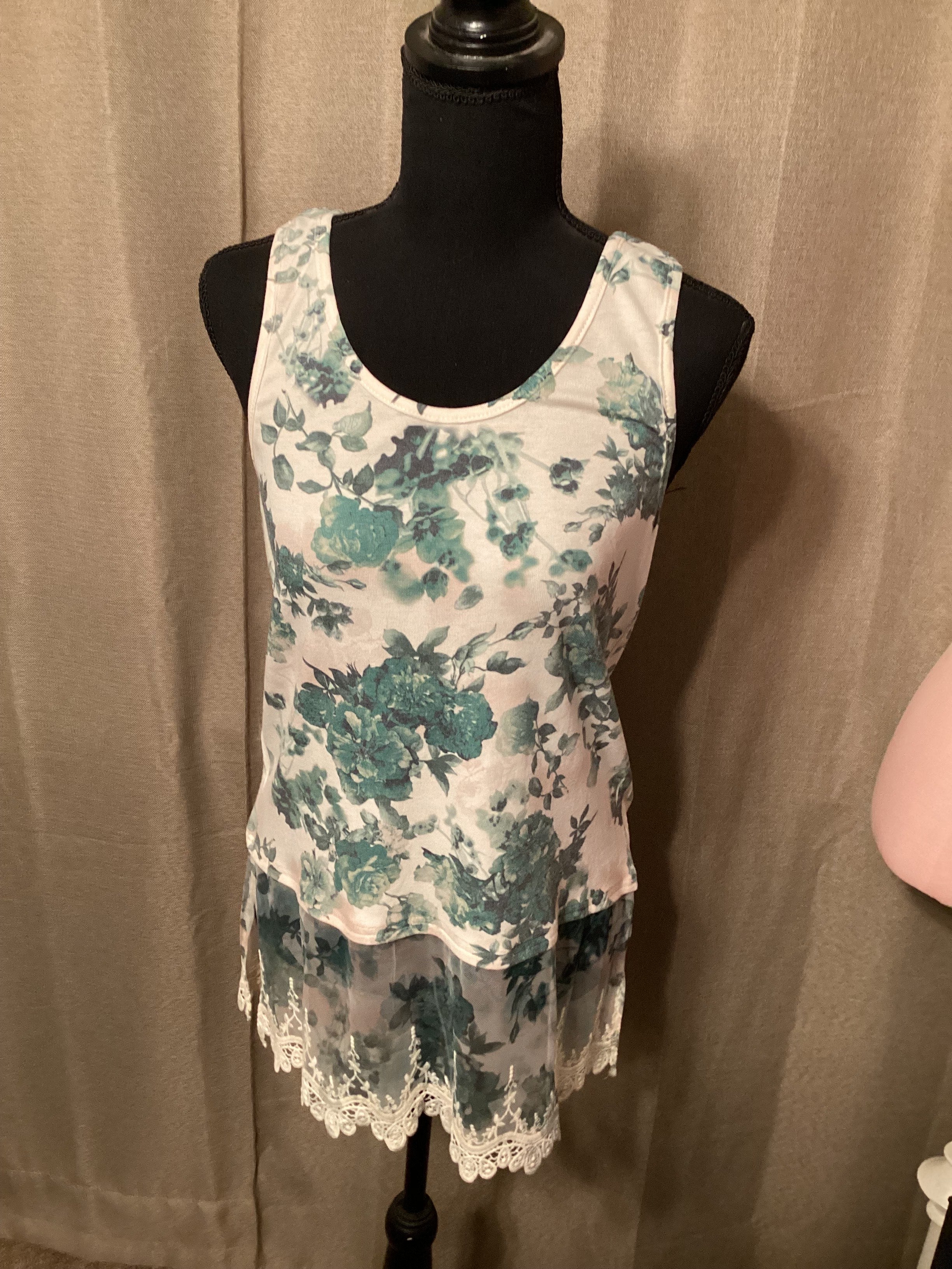 Origami Green Floral Tank Top Size Small