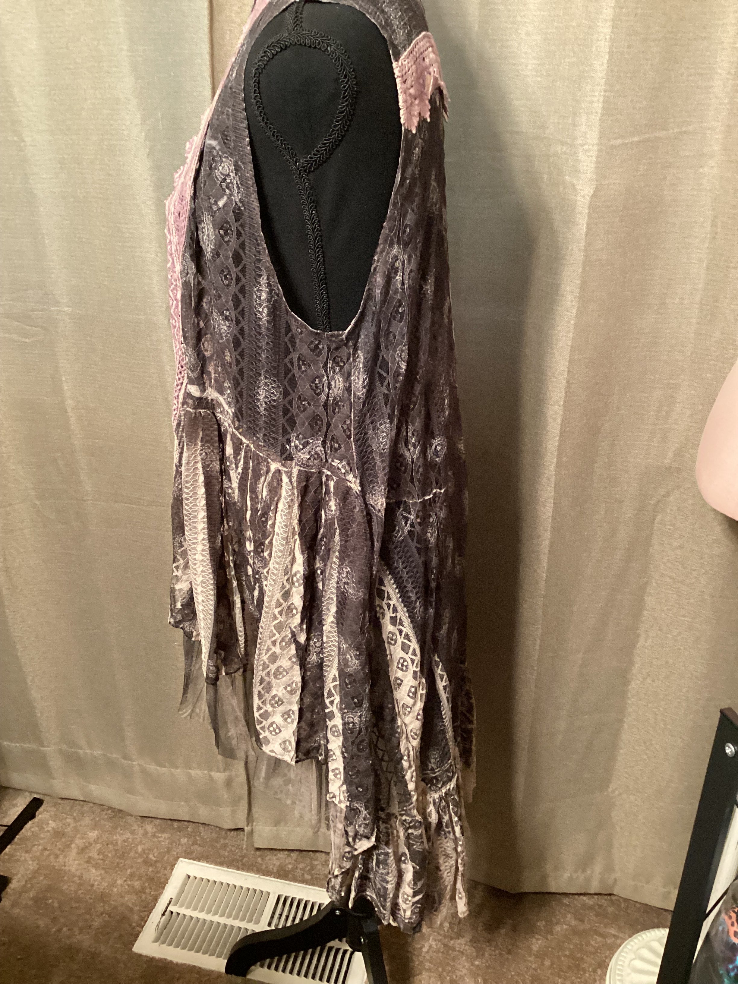 Origami Hi-lo black Vest Cardigan with Pink Accent Lace Size Small