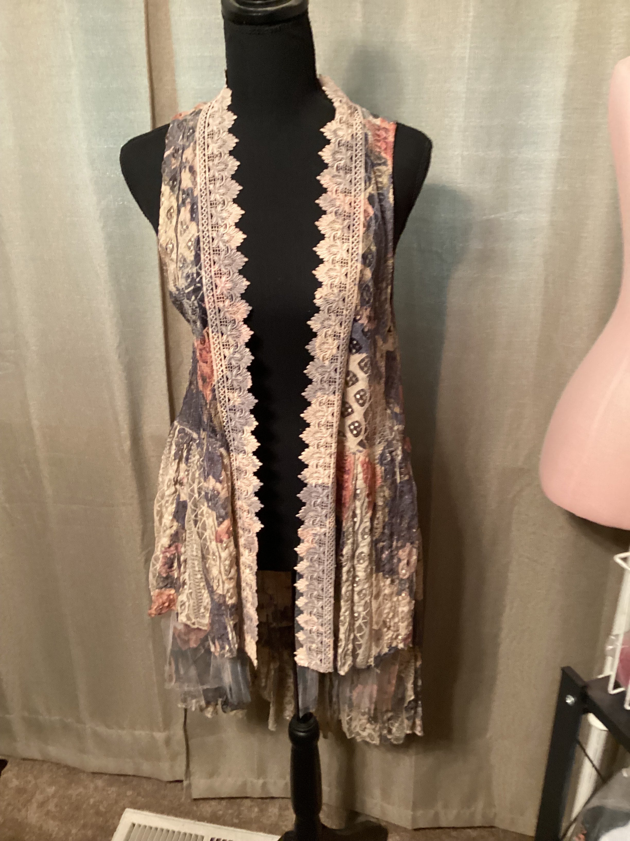 Origami Multicolored Floral Vest Carigan Size Small